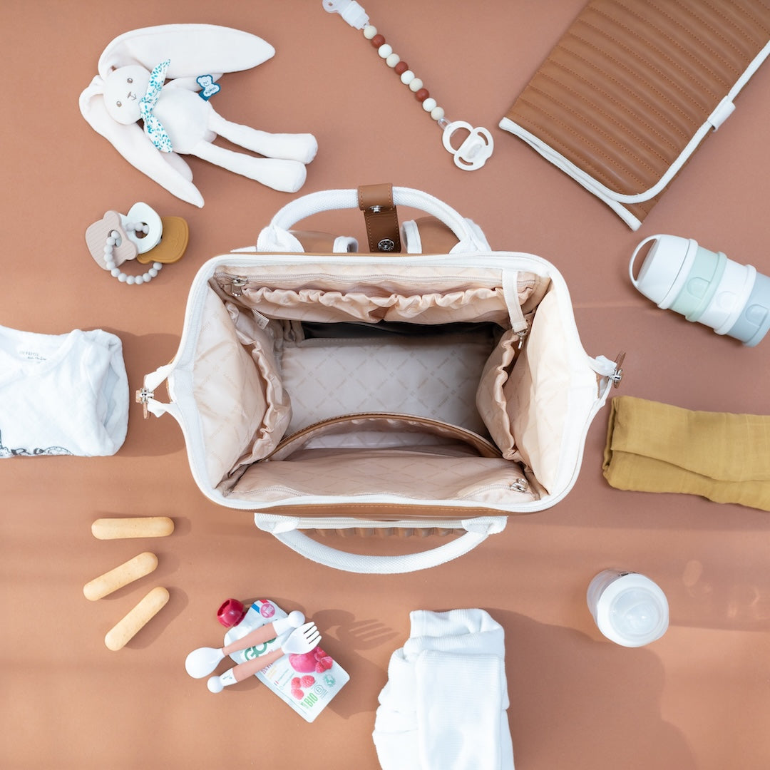 Que mettre dans son sac à dos à langer : la checklist complète